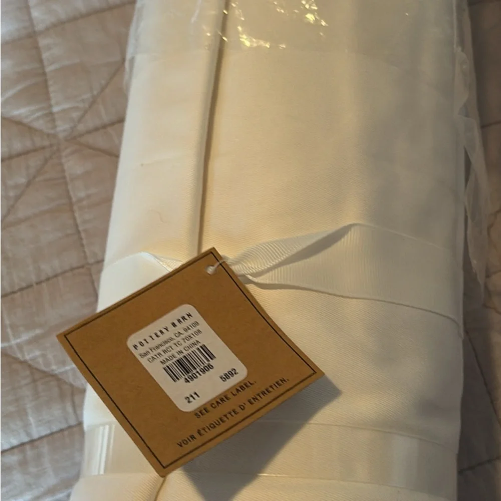 Pottery Barn White Tablecloth - Picture 4 of 4